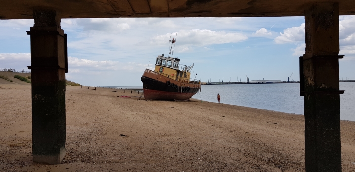 X Pilot on Cockleshell Beach
